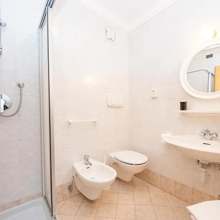 Flos Hotel Moena