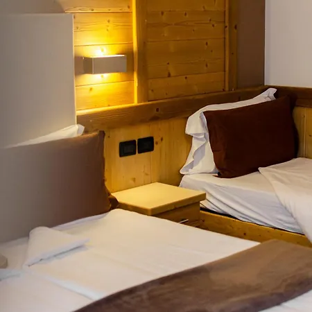 Flos Hotel Moena